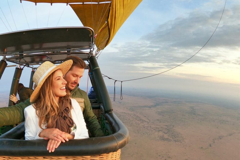 Couples-Balloon-Safari-Serengeti-Tanzania